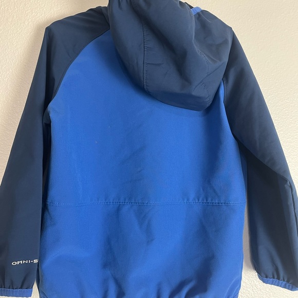 Kid’s Columbia Two-Tone Blue Jacket - Picture 6 of 8